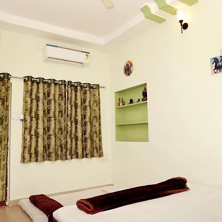 Shree Vinayak Guest House Ujjain Zewnętrze zdjęcie