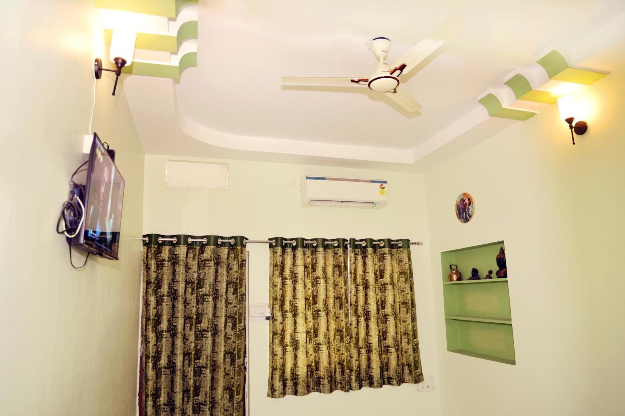Shree Vinayak Guest House Ujjain Zewnętrze zdjęcie